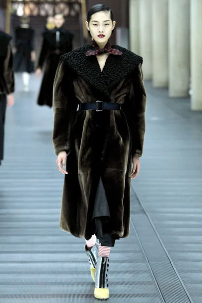 Look 29
